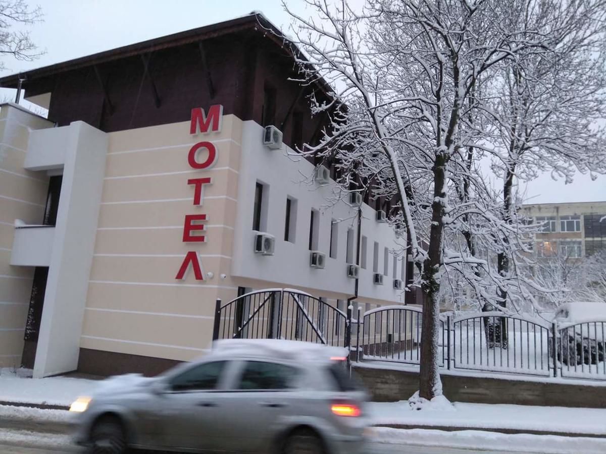 Мотели Complex Friends Плевен-11